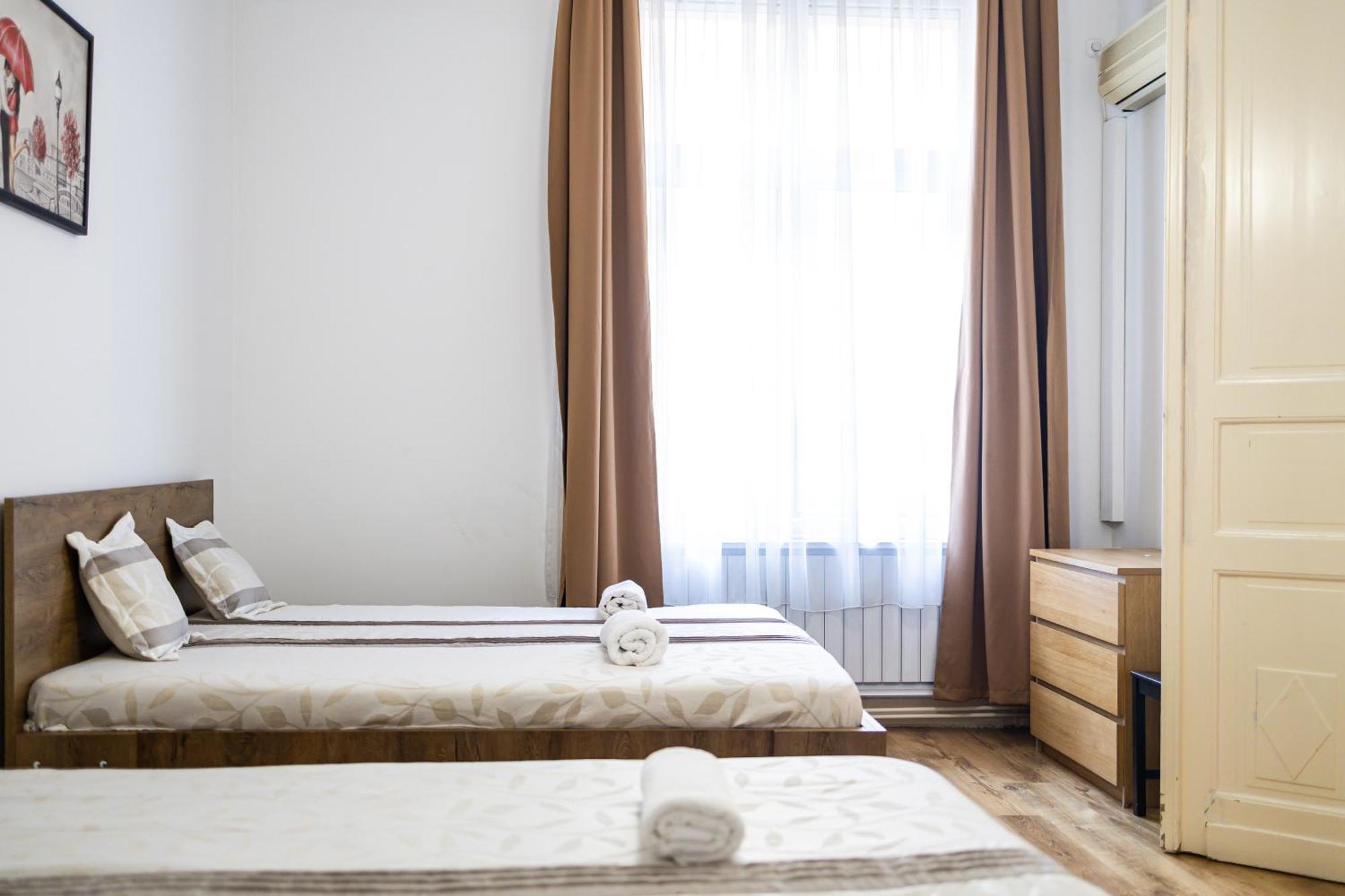 Real Apartments Lovag Budapest Bagian luar foto