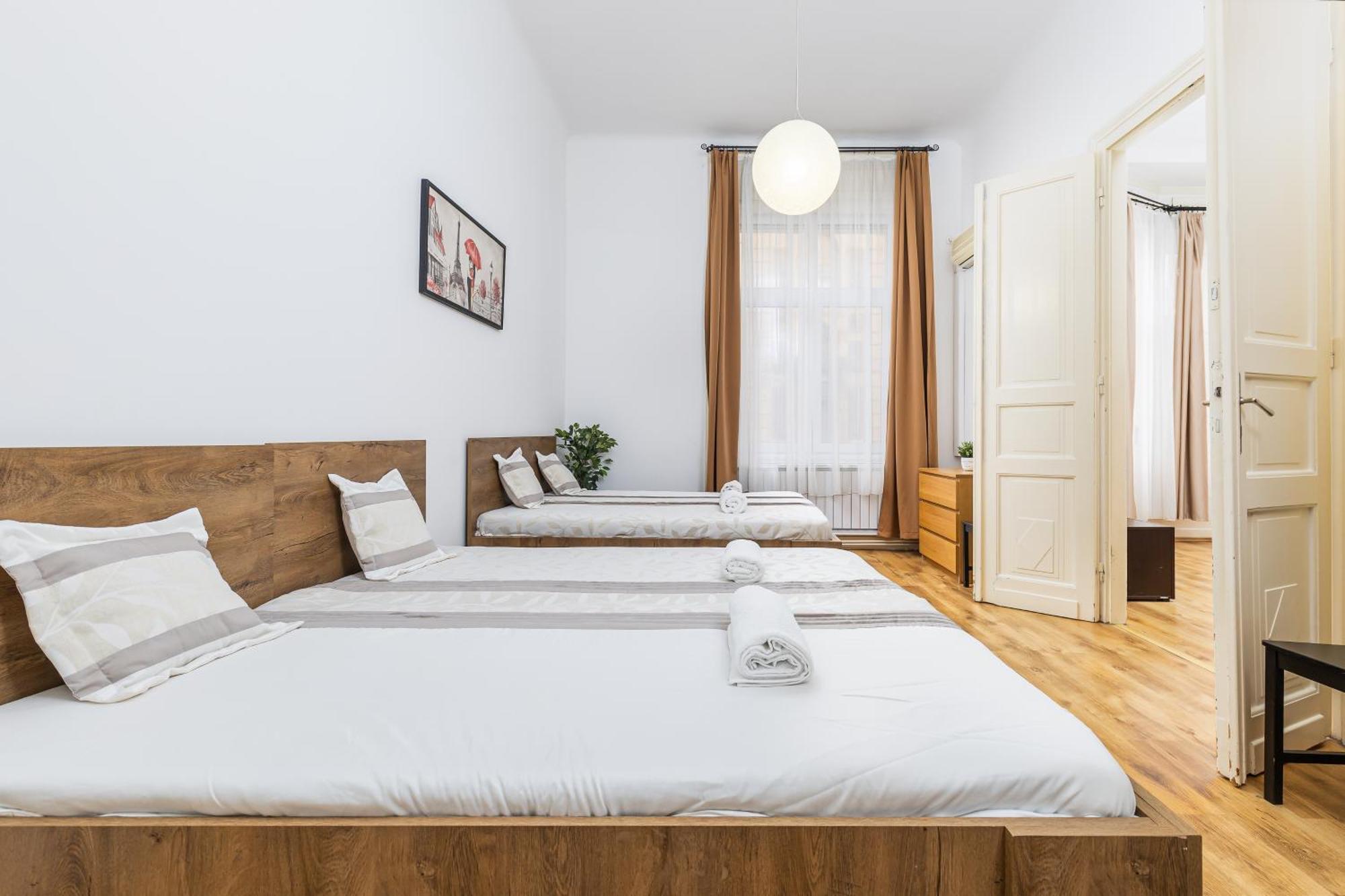 Real Apartments Lovag Budapest Bagian luar foto