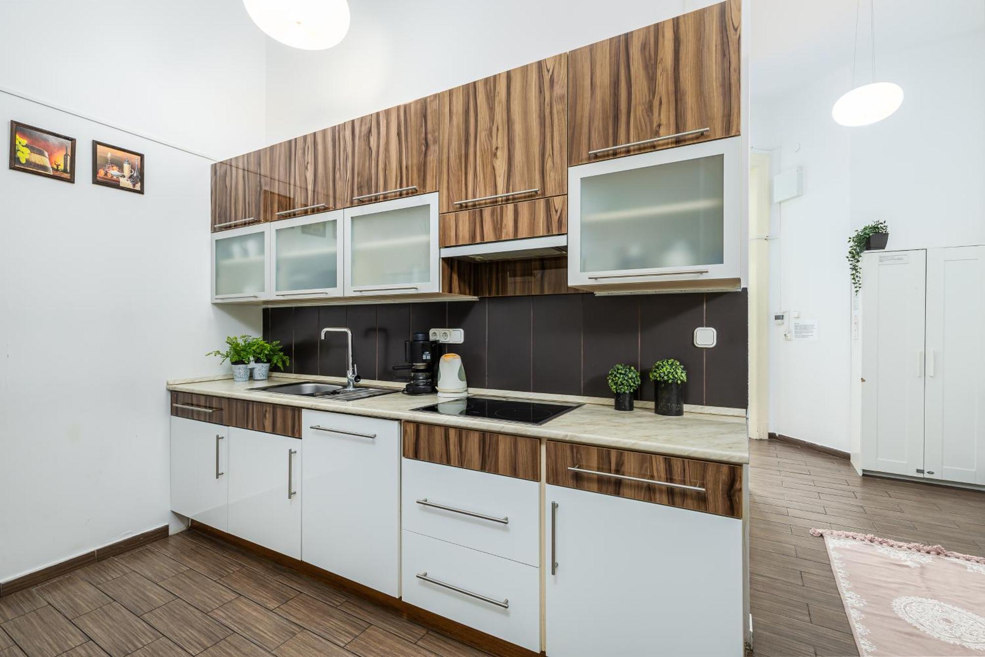 Real Apartments Lovag Budapest Bagian luar foto