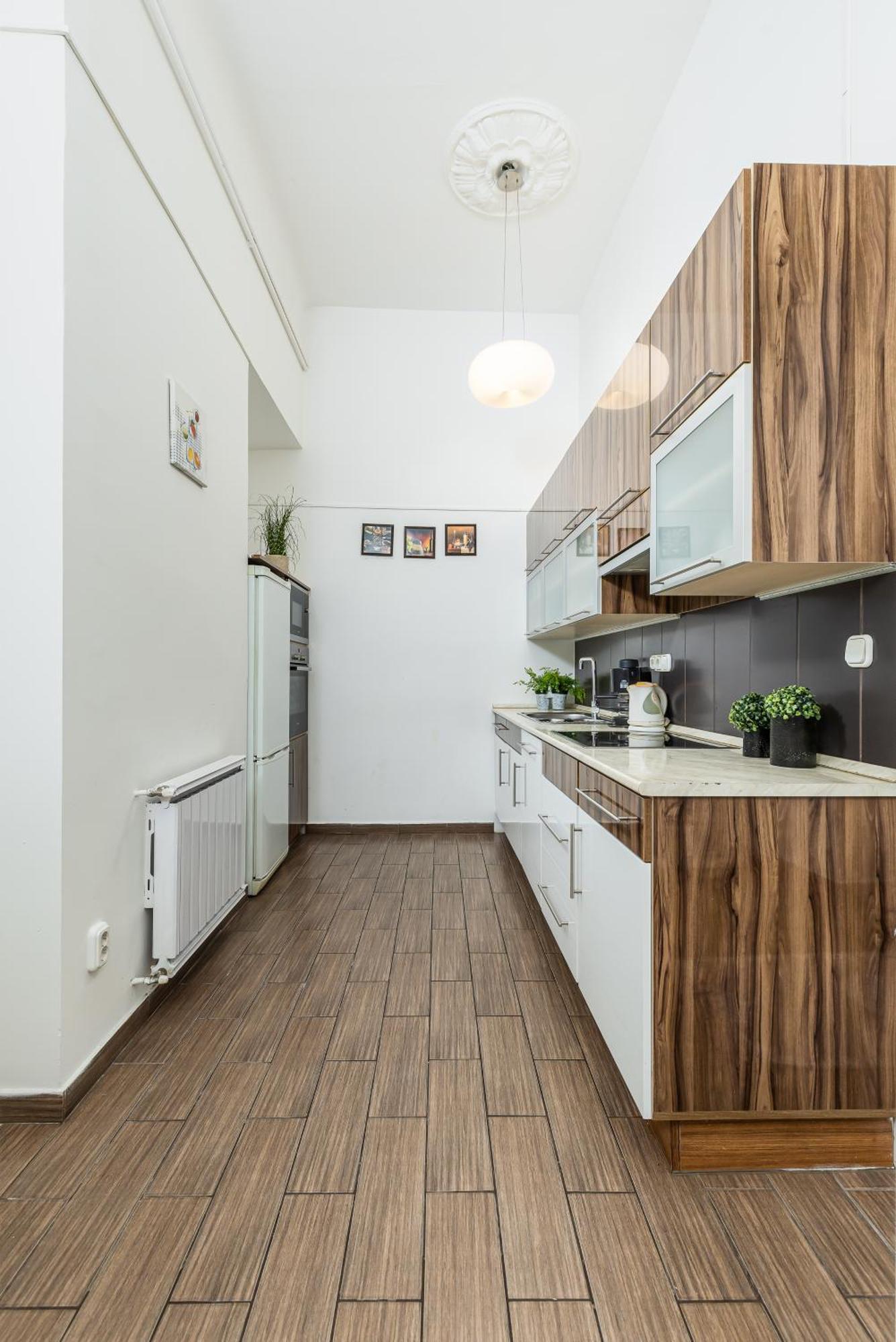 Real Apartments Lovag Budapest Bagian luar foto